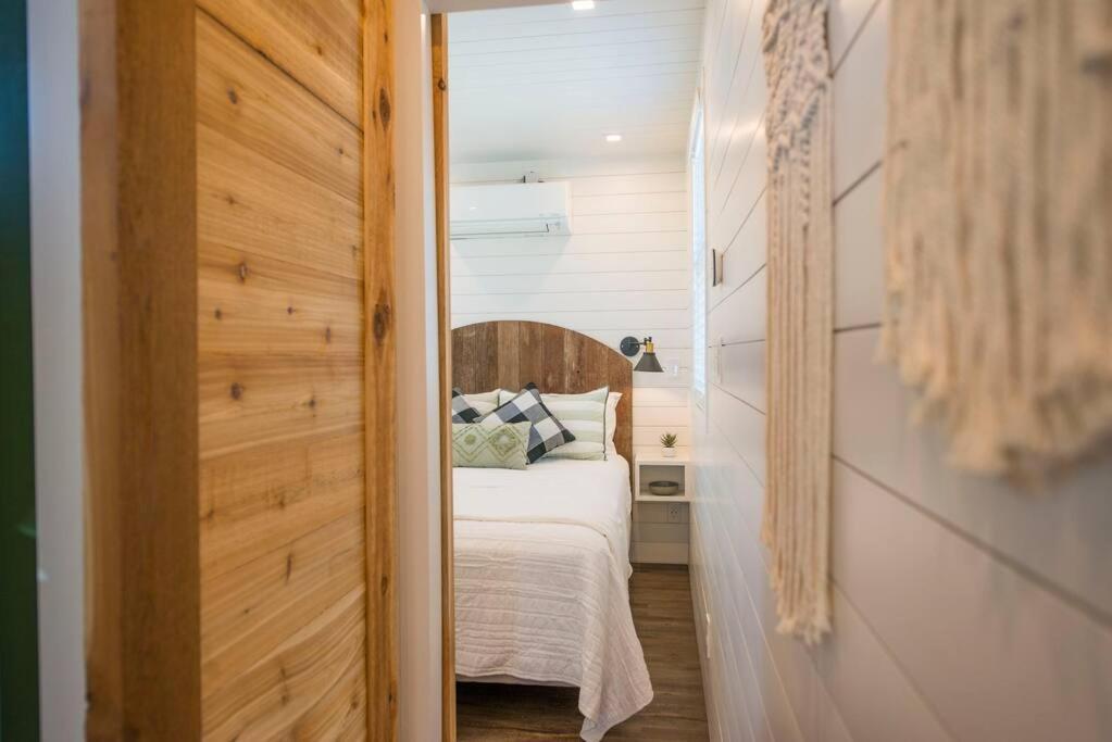 Container Home With Rooftop Views And Pickleball-Pecan Grove Bellmead Екстер'єр фото