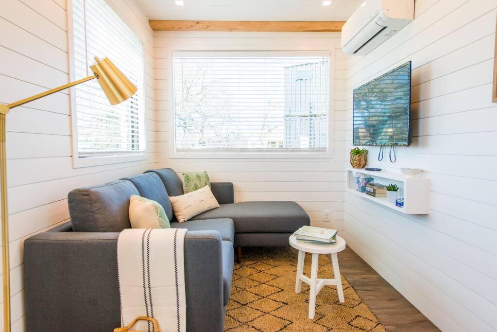 Container Home With Rooftop Views And Pickleball-Pecan Grove Bellmead Екстер'єр фото