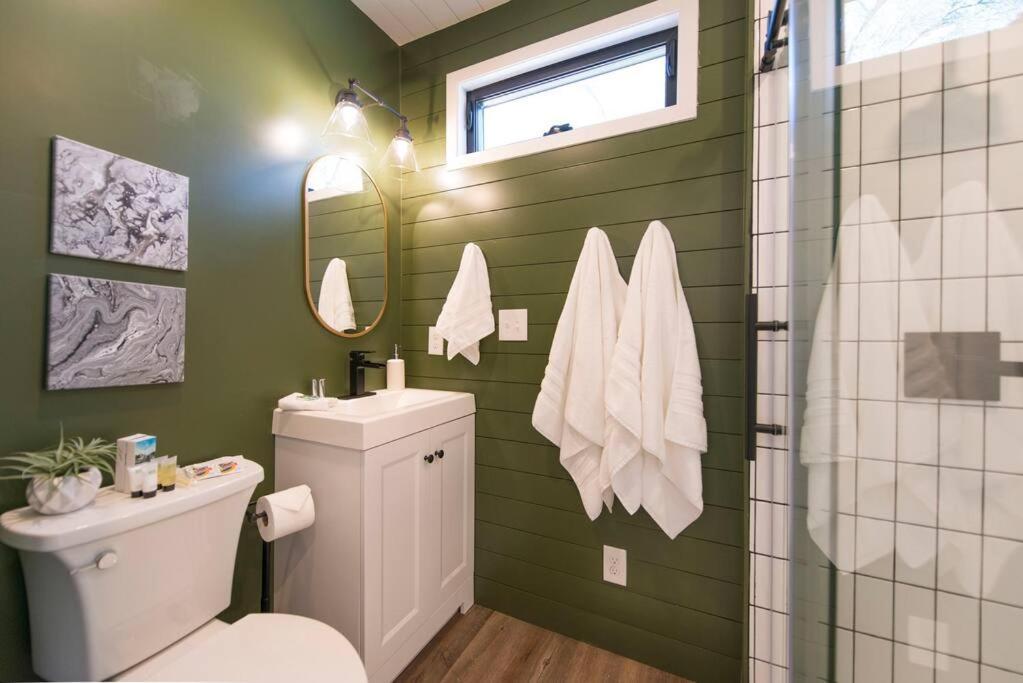 Container Home With Rooftop Views And Pickleball-Pecan Grove Bellmead Екстер'єр фото