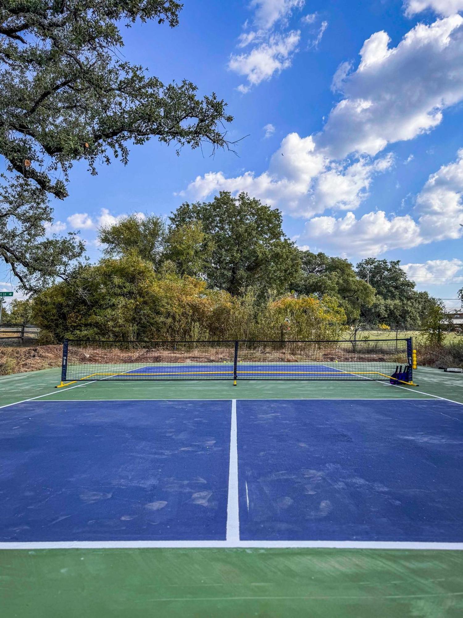 Container Home With Rooftop Views And Pickleball-Pecan Grove Bellmead Екстер'єр фото