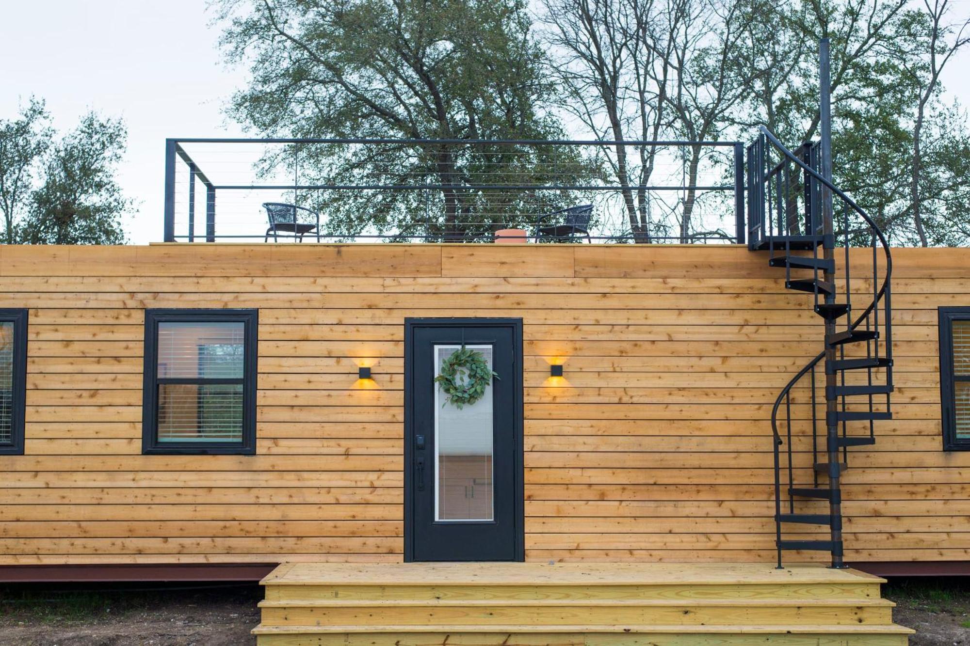 Container Home With Rooftop Views And Pickleball-Pecan Grove Bellmead Екстер'єр фото